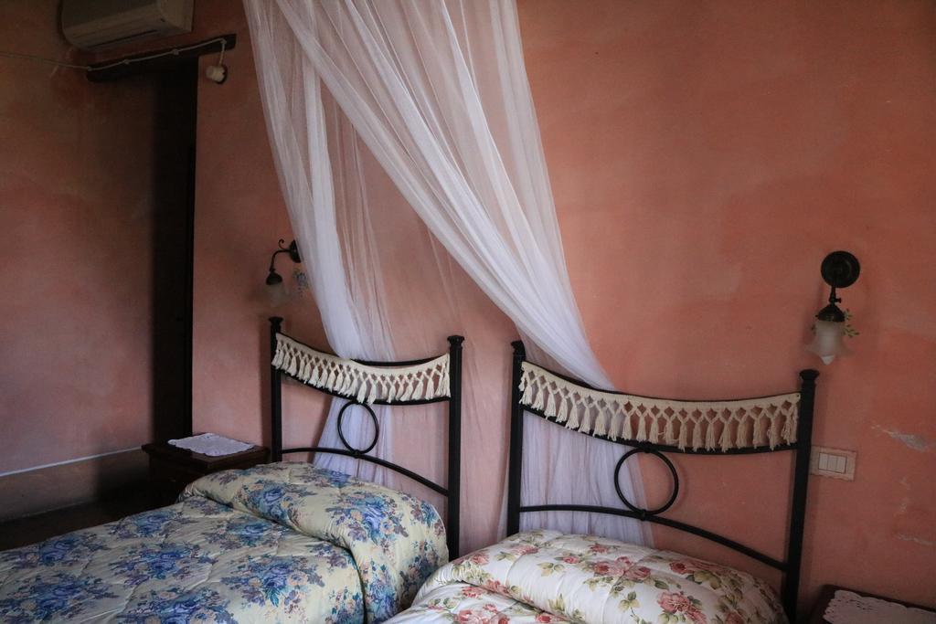 San Buonaventura Bed & Breakfast Bagno Vignoni Phòng bức ảnh